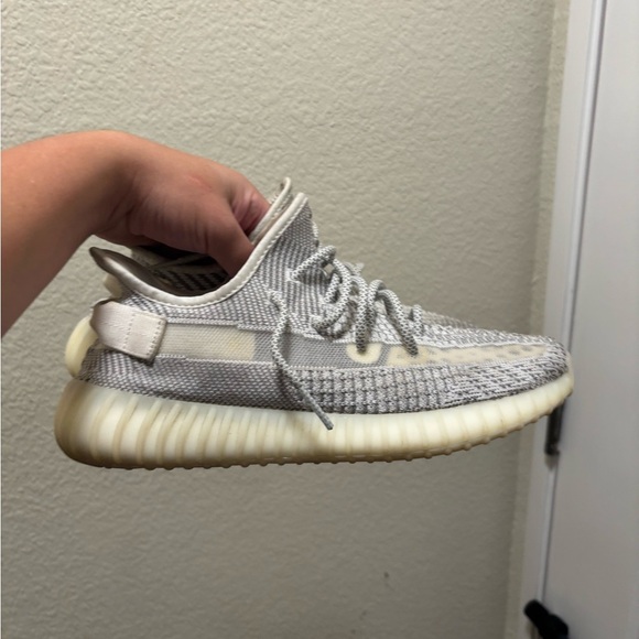 Yeezy Boost 350 V2 in Gray and Cream - Picture 6 of 9